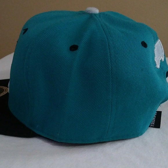*SOLD!* TrukFit Snapback Hat - Picture 2 of 6